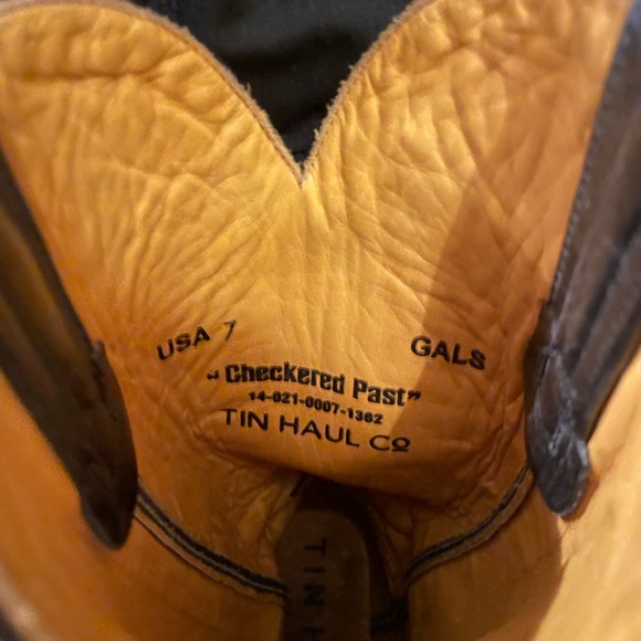 Like new women’s tin hauls size 7 - Picture 3 of 4